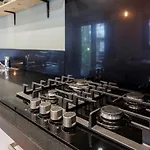 בית נופש By Swimming - 3 Bedrooms And Air Conditioning זילנד