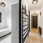 By Swimming - 3 Bedrooms And Air Conditioning בית נופש זילנד