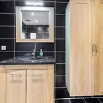 By Swimming - 3 Bedrooms And Air Conditioning