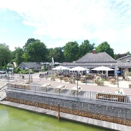 By Swimming - 3 Bedrooms And Air Conditioning Zeeland